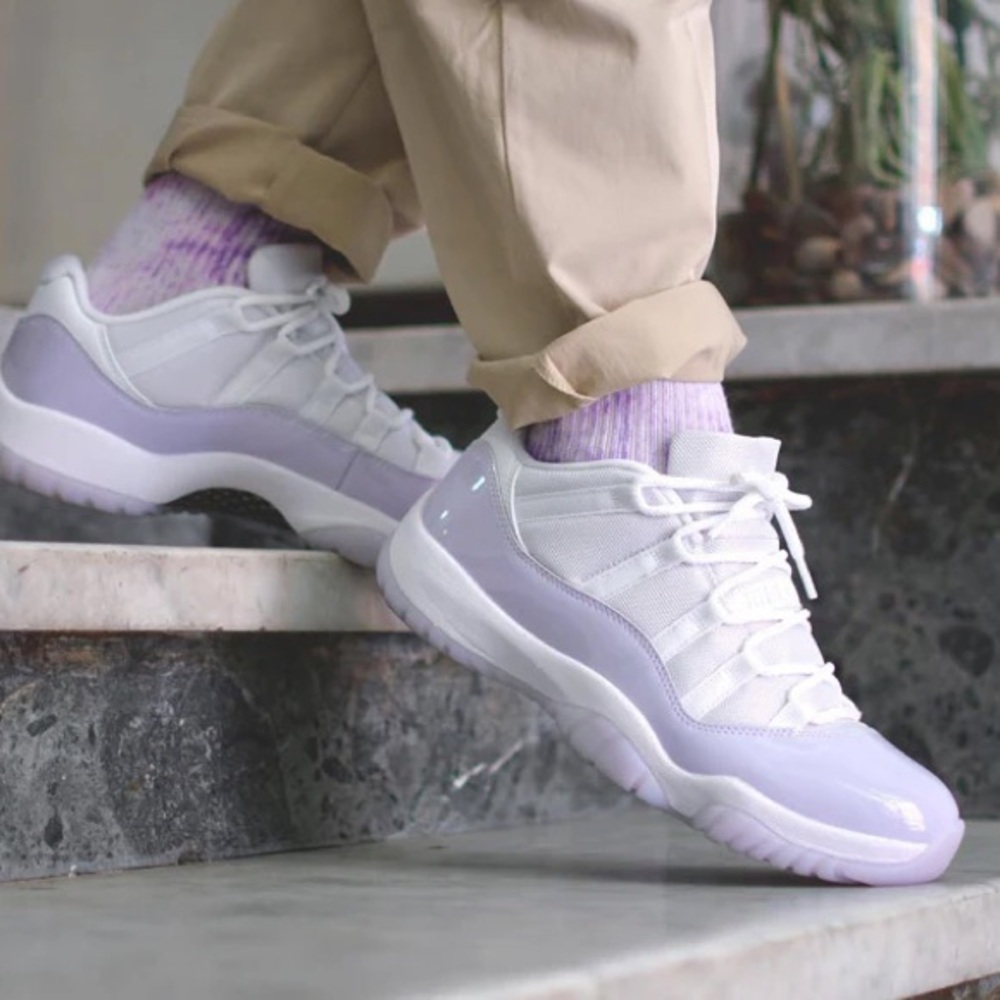 Jordan 11 Retro Low Pure Violet